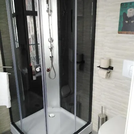 Les Remparts La Madelaine-sous-Montreuil